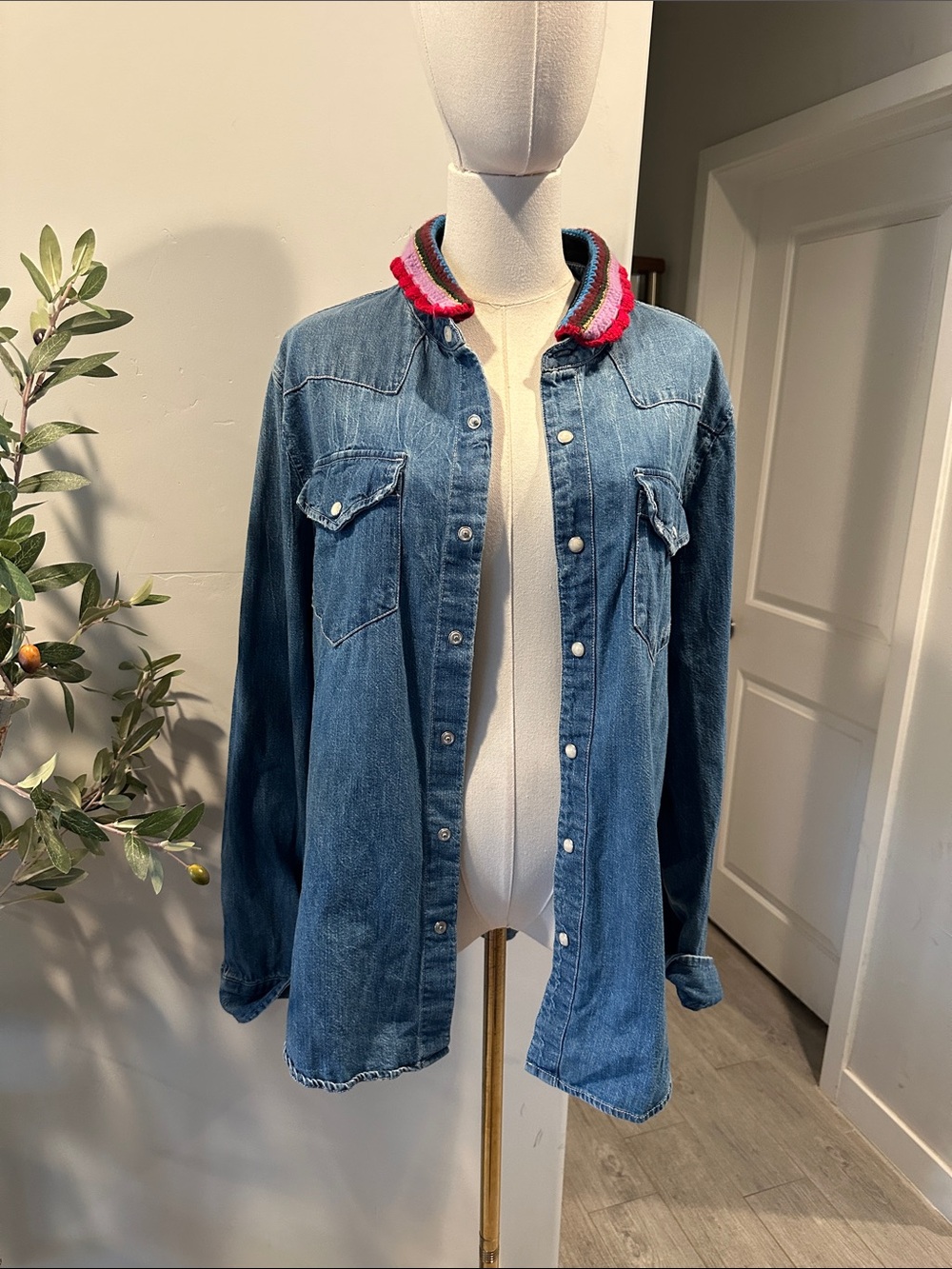 MOTHER The Collar Club Denim Shirt Jacket with Removable Crochet Collar New! - Picture 8 of 15